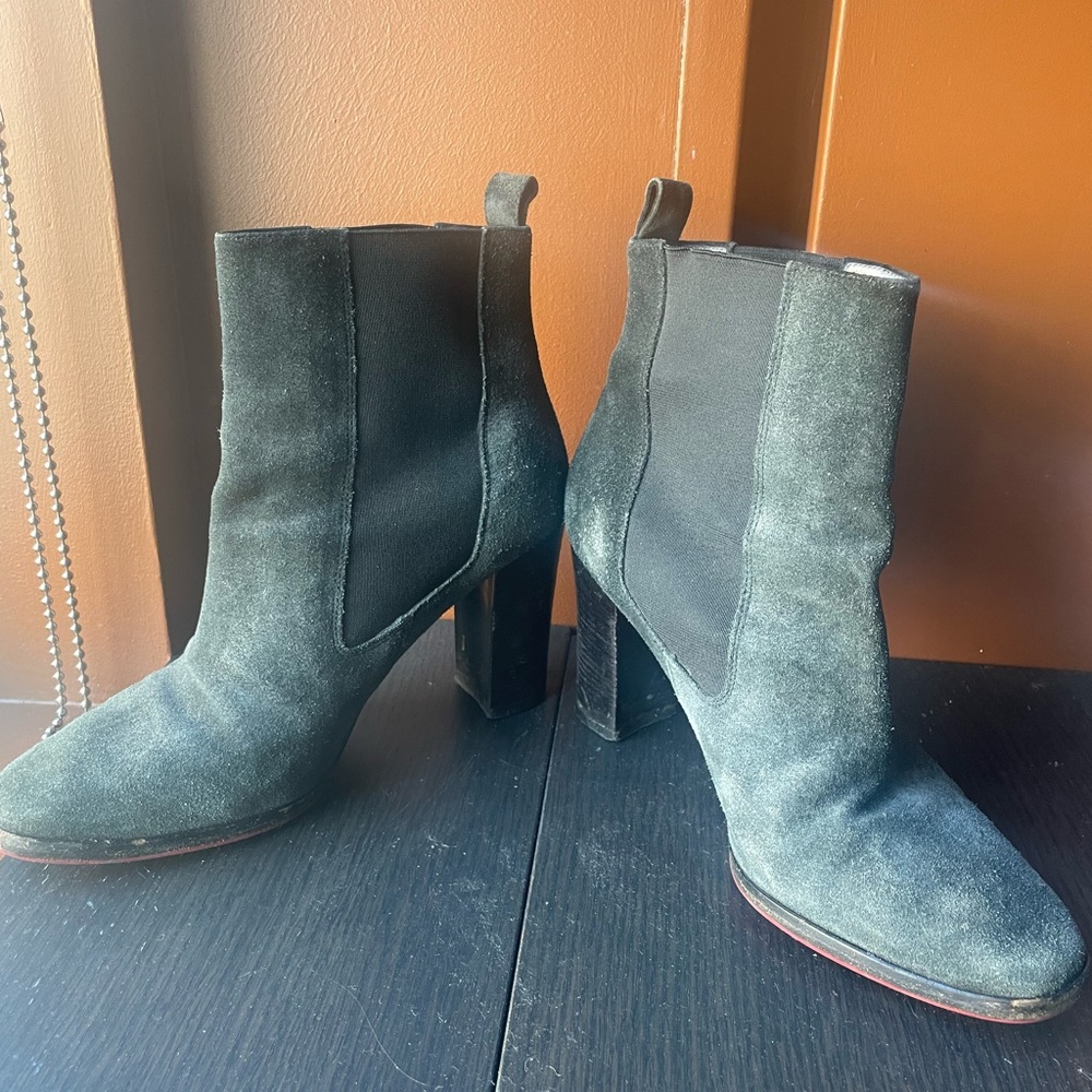 AUTH Louis Vuitton Navy Suede Heeled Ankle Boots 38